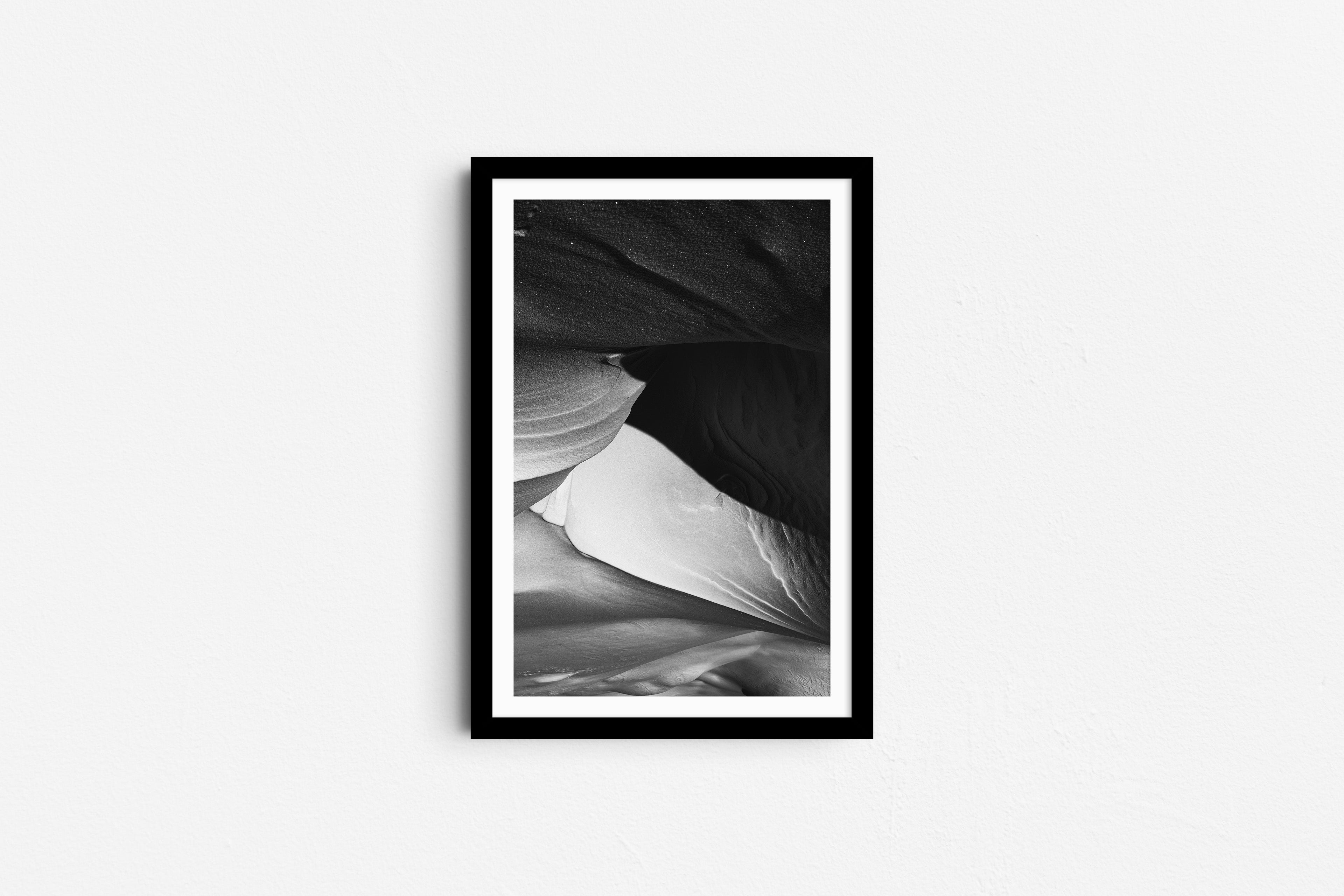 BLACK & WHITE